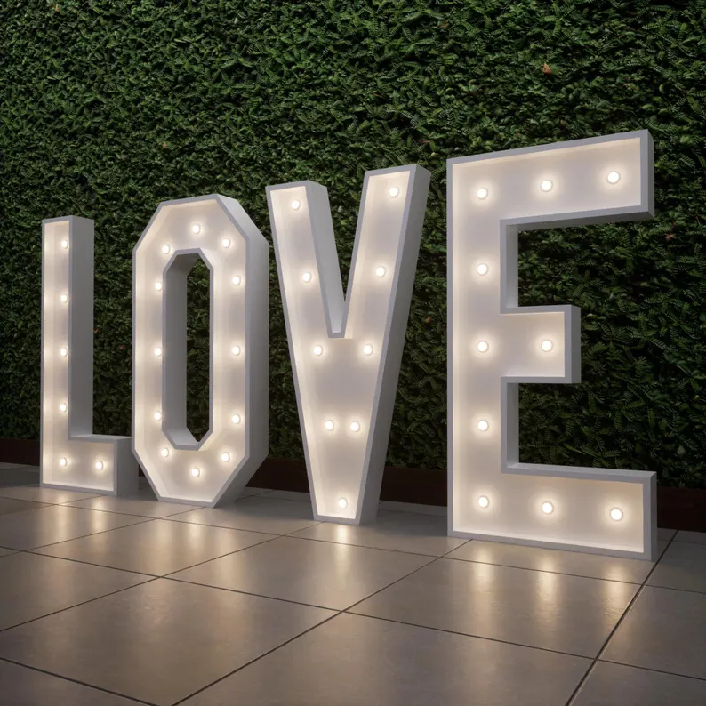 1.2m LED LOVE lights